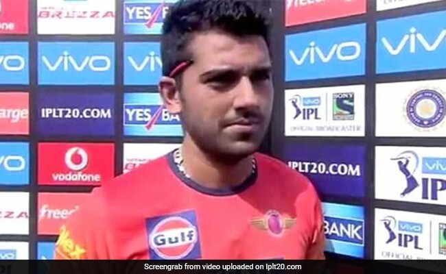 IPL 2018: चेन्‍नई सुपरकिंग्‍स को झटका, यह प्रमुख गेंदबाज चोट के कारण दो हफ्ते के लिए हुआ बाहर...