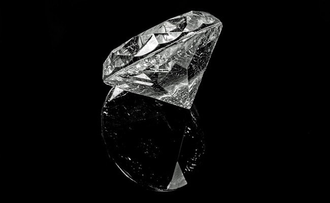 Labourer Finds Diamonds Worth Rs 35 Lakh In Madhya Pradesh Mine