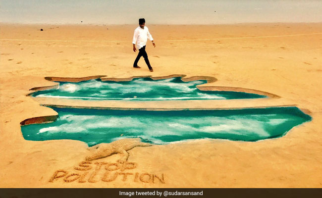 Sudarsan Pattnaik's Stunning Sand Art Has An Important Earth Day Message