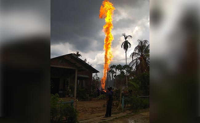 At Least 10 Killed, Dozens Injured In Illegal Indonesia Oil Well Fire