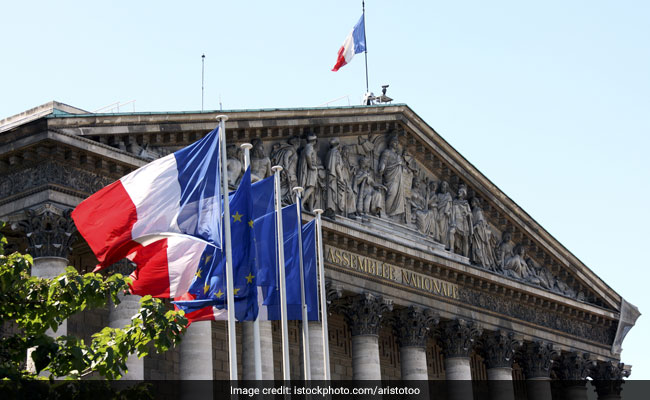 Should Men Wear Ties In Chambers?: French Parliament's New Topic Of Debate