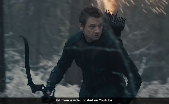 <i>Avengers: Infinity War</i> Promotion Keeps Forgetting Hawkeye, Infuriating Jeremy Renner Fans