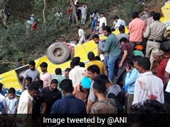 हिमाचल प्रदेश के कांगड़ा में खाई में गिरी स्कूल बस, 27 बच्चों समेत 30 की मौत