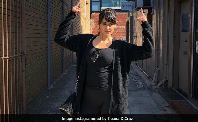 Ileana D'Cruz Posted A New Pic And The Internet Thinks It Spotted A Baby Bump
