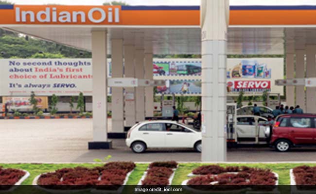 Petrol-Diesel Price Today : रुला रहीं तेल की कीमतें, कई शहरों में 100 के पार बिक रहा पेट्रोल, चेक करें रेट