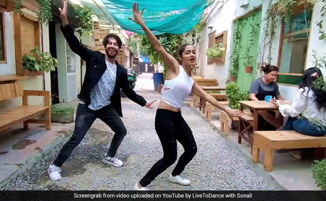 This Upbeat Dance To 'Jaani Tera Naa' Will Get You In Mood For Weekend