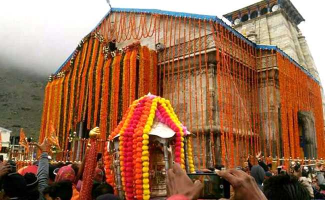 केदारनाथ धाम के कपाट खुले, श्रद्धालुओं के लिए होगा लेजर शो