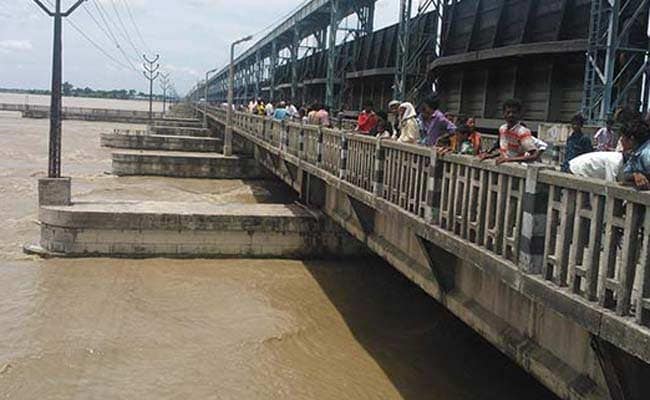 कोसी बांध से भारी मात्रा में पानी छोड़े जाने पर बिहार सरकार ने जारी किया अलर्ट