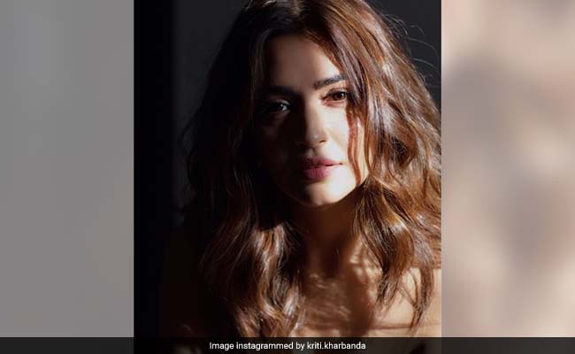 You'll Want To Try Kriti Kharbanda's Beachy Waves For Yourself This Summer