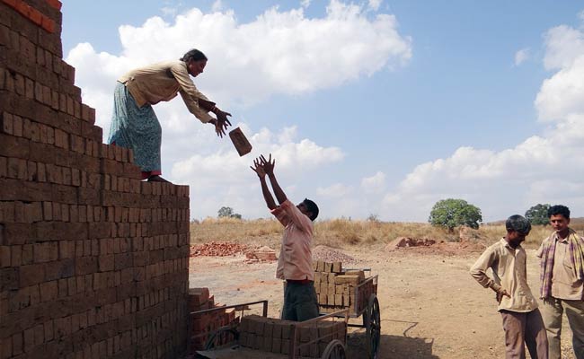 Wait, What? Madhya Pradesh State Report Finds 25% Residents Are Labourers