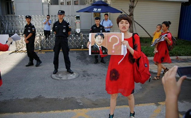 Wife Of Detained Chinese Lawyer Wang Quanzhang Begins 100-Km March To Press For Answers