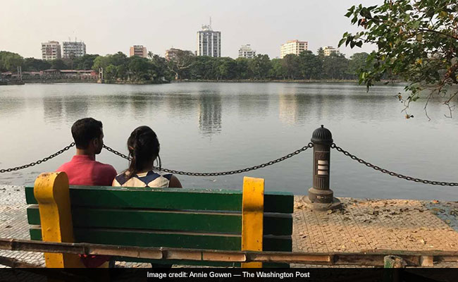 मठ के धर्म गुरु ने 'लव जिहाद' रोकने के लिए बनाई हिन्दू टास्क फोर्स, विवाद शुरू