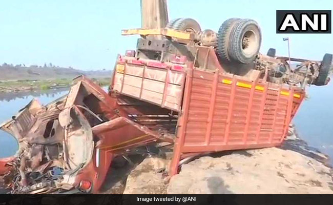 21 Dead After Mini-Truck Carrying Wedding Guests Falls Off Bridge In Madhya Pradesh