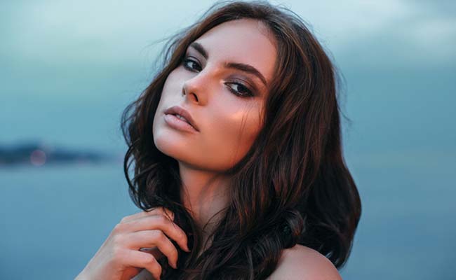 An Essential Makeup Guide For Summer Weddings