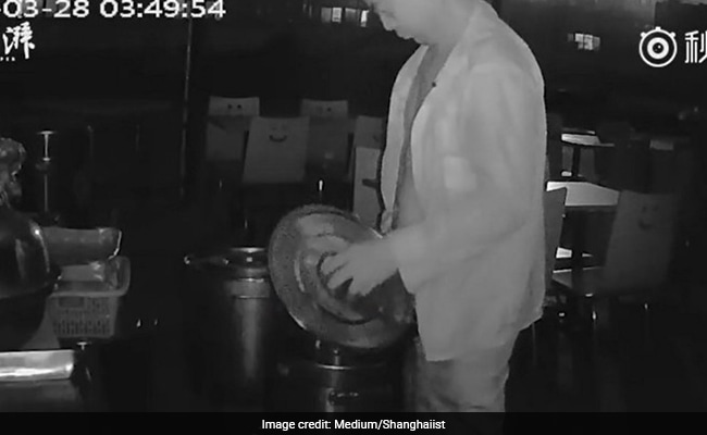 CCTV Captures Restaurant Owner Peeing In Rivals Soup