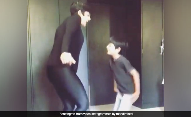 एक्ट्रेस ने बेटे के साथ इस अंदाज में किया  डांस, वीडियो हो गया वायरल एक्ट्रेस ने बेटे के साथ इस अंदाज में किया  डांस, वीडियो हो गया वायरल