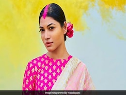 फिर लौटा 'सिंदूर' का फैशन, इस डिज़ाइनर ने अपने कलेक्शन में दिखाया कुछ ऐसे फिर लौटा 'सिंदूर' का फैशन, इस डिज़ाइनर ने अपने कलेक्शन में दिखाया कुछ ऐसे
