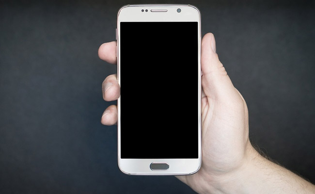 देश में टेलीफोन उपभोक्ता मार्च में बढ़कर 120.6 करोड़