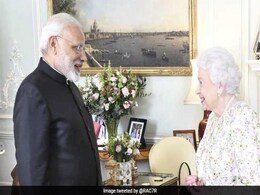 महारानी एलिजाबेथ से मिले पीएम मोदी, इंटरनेट पर इस तरह उड़ा मजाक महारानी एलिजाबेथ से मिले पीएम मोदी, इंटरनेट पर इस तरह उड़ा मजाक