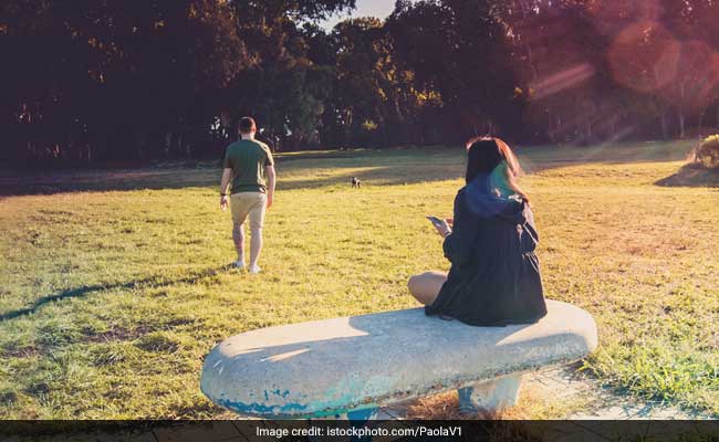 3 Reasons Why You Need To Stop Talking To An Ex After Breaking Up