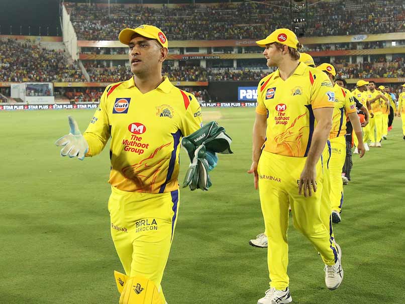 mahendra singh dhoni in csk images