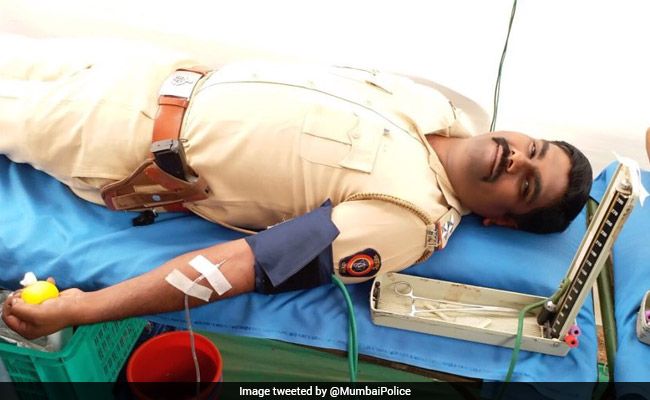 On April Fools' Day, Mumbai Police Do "Something Wise," Donate Blood