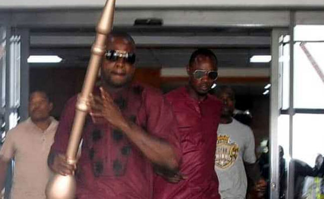 Chaos In Nigerian Parliament As Thugs Steal Symbolic Metal Rod. Watch