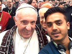 Pak Doctor, In Viral Selfie With Pope, Says "Heart Aches" For Minorities