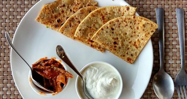 11 Best Parantha Recipes: सर्दी के मौसम में मजा लें इन 11 बेहतरीन परांठा रेसिपीज का