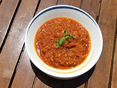 Kairi Aani Kandyache Takku (Grated Raw Mango & Onion Pickle)