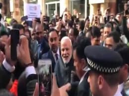 ब्रिटेन की PM से मिले PM मोदी, समर्थकों ने लगाए मोदी-मोदी के नारे ब्रिटेन की PM से मिले PM मोदी, समर्थकों ने लगाए मोदी-मोदी के नारे