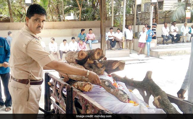 Mumbai Man's Last Wish Was To Be Cremated By Police, Not His Family