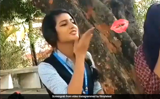 Priya Prakash Varrier को को-स्टार ने भेजा लव-लेटर, Video में देखें एक्ट्रेस का रिएक्शन...