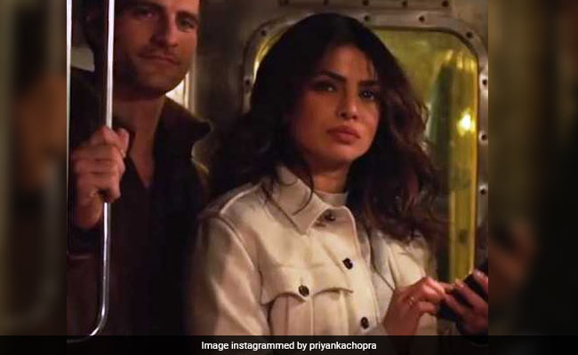 प्रियंका चोपड़ा ने जैसे ही दबाया ये बटन, हुआ कुछ इस तरह का धमाका, देखें वीडियो