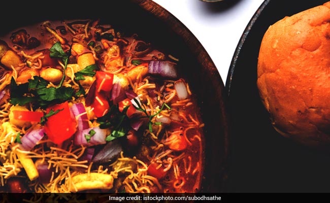 3 Iconic Places In Pune You Can't Miss Eating At