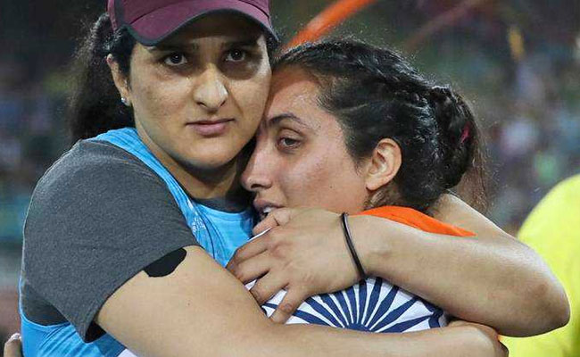 Commonwealth Games 2018: पहला प्रयास बना सीमा पूनिया के रजत का सबब, नवजीत ढिल्लन की आखिरी कोशिश ने दिलाया कांस्य