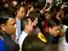 कठुआ और उन्नाव में गैंगरेप की घटना के विरोध में राहुल गांधी का इंडिया गेट पर कैंडल मार्च