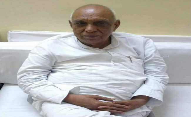 Senior Madhya Pradesh Congress Leader Rajendra Singh Dies At 86