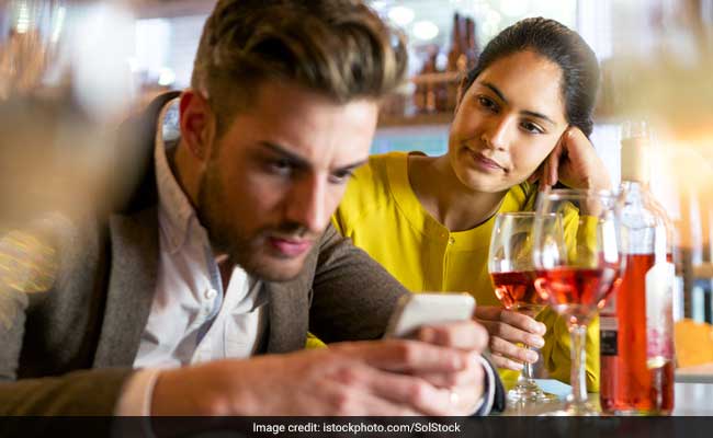 3 Warning Signs That He's Just Not That Into You