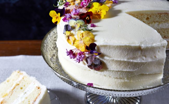 Here's How To Make Your Own Version Of Prince Harry And Meghan Markle's Royal Wedding Cake!