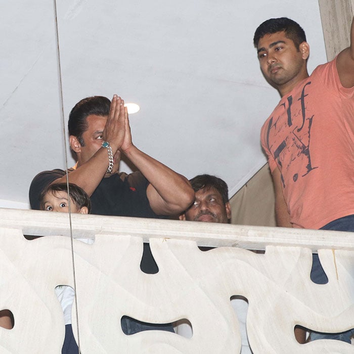 salman khan at gallaxy apartment