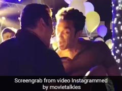 बॉबी देओल के साथ पंजाबी गाने पर थिरके सलमान खान, भांजे आहिल शर्मा की बर्थडे पार्टी का Video Viral