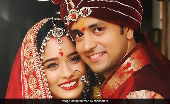 शक्ति अरोड़ा ने 10 दिन बाद खोला गुपचुप शादी का राज, 4 साल पहले हुई थी नेहा सक्सेना से सगाई