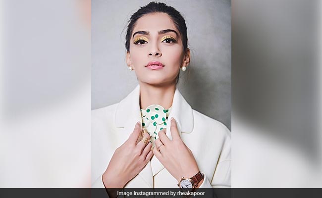 Does Sonam Kapoor Pull Off This Whimsical Makeup Look?