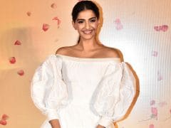 Wear Your Heart On Your Stylish Sleeves - Sonam Kapoor Shows Us How