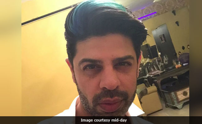 Ssumier Pasricha Aka Pammi Aunty Flaunts His New Hairdo