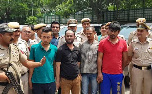 BMW और फॉर्च्यूनर जैसी महंगी कारें चोरी करने वाला गिरोह पकड़ा गया