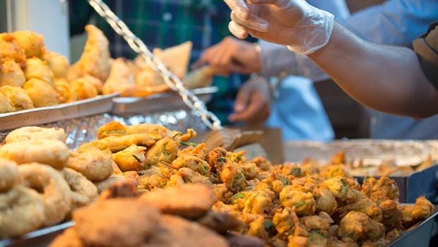 why-should-you-avoid-street-food-in-monsoon-5-handy-tips-to-eat-out