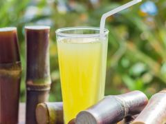 Sugarcane Juice: इन 5 लोगों को भूलकर भी नहीं पीना चाहिए गन्ने का जूस, सेहत को फायदे से ज्यादा हो सकते हैं नुकसान 