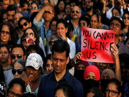 सूरत में 11 साल की बच्ची का रेप करने बाद हत्या, शरीर पर मिले 80 से ज्यादा चोट के निशान सूरत में 11 साल की बच्ची का रेप करने बाद हत्या, शरीर पर मिले 80 से ज्यादा चोट के निशान